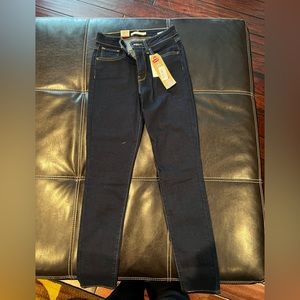 levis 721 high rise skinny BRAND NEW SIZE 27